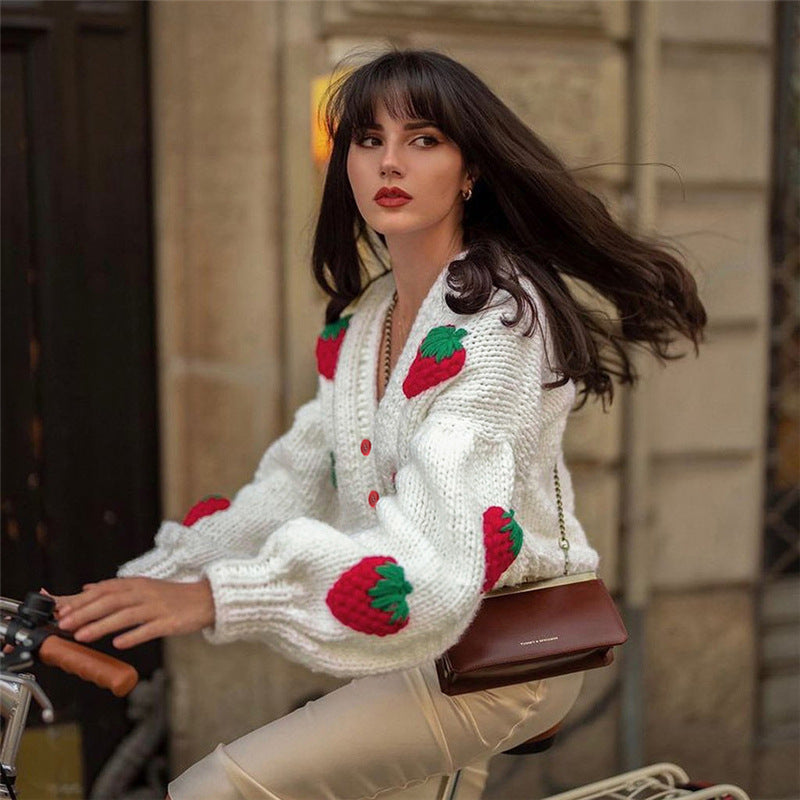 Strawberry Daydream | Söt Vintage Sweater - Thalita